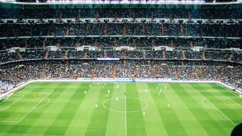 阿尔克马尔与巴塞罗那半决赛交锋，萨尔茨堡挑战特拉布宗体育一役